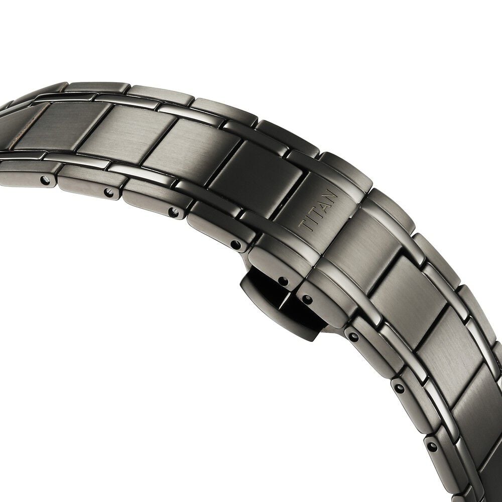 Titan Edge Black Dial Analog Stainless Steel Strap Watch for Men - The Watch Factory ®