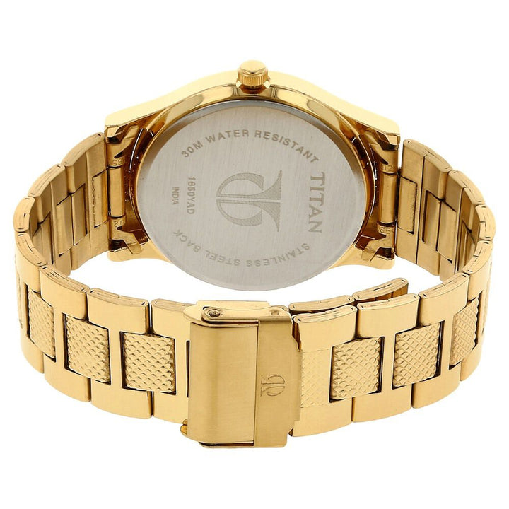 Titan Quartz Analog with Day and Date Silver Dial Stainless Steel Strap Watch for Men NS1650YM05