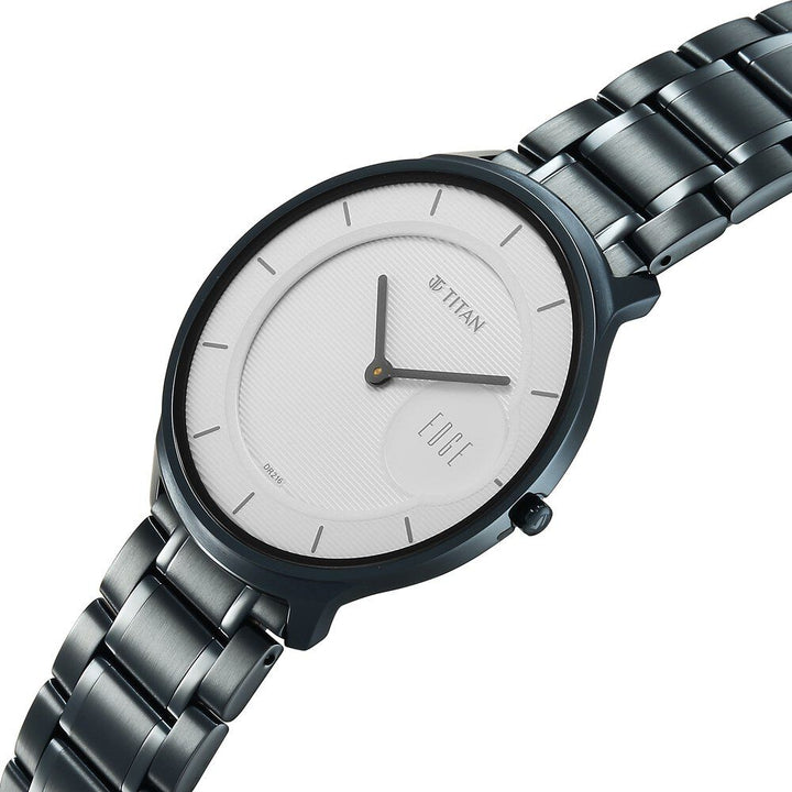 https://www.titan.co.in/dw/image/v2/BKDD_PRD/on/demandware.static/-/Sites-titan-master-catalog/default/dw5fda474a/images/Titan/Catalog/1843QM04_3.jpg