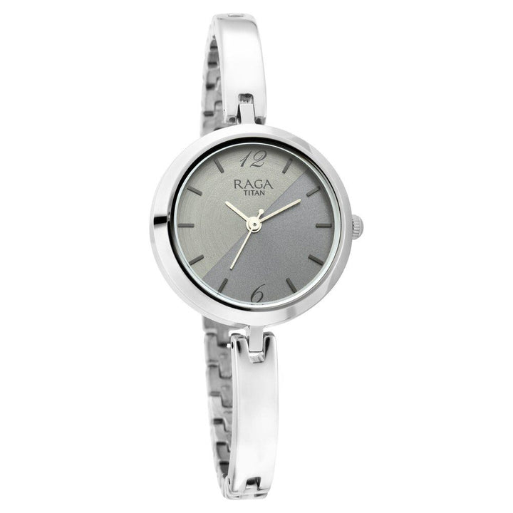Titan Raga Viva Silver Dial Women Watch With Metal Strap NS2606SM05