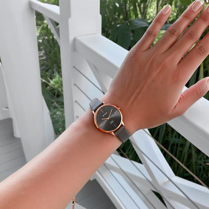 Women Edge Black Dial Black Leather Strap Watch - The Watch Factory ®