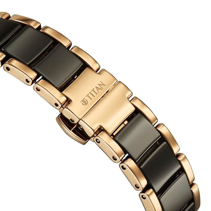 https://www.titan.co.in/dw/image/v2/BKDD_PRD/on/demandware.static/-/Sites-titan-master-catalog/default/dwc9906075/images/Titan/Catalog/2777KD01_5.jpg?sw=800&amp;sh=800