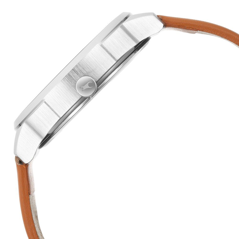 Fastrack After Dark Beige Dial Leather Strap Watch for Guys NS3273SL02