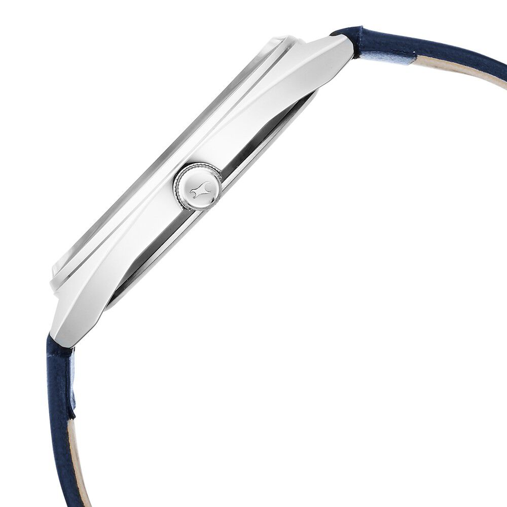 Fastrack Snob X Silver Dial Leather Strap Watch for Guys 3292SL01