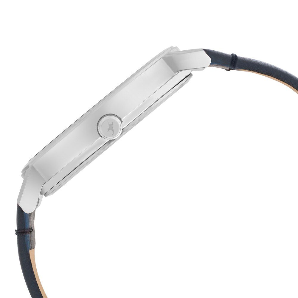 Fastrack Crush Quartz Analog Black Dial Leather Strap Watch for Guys 3299SL01