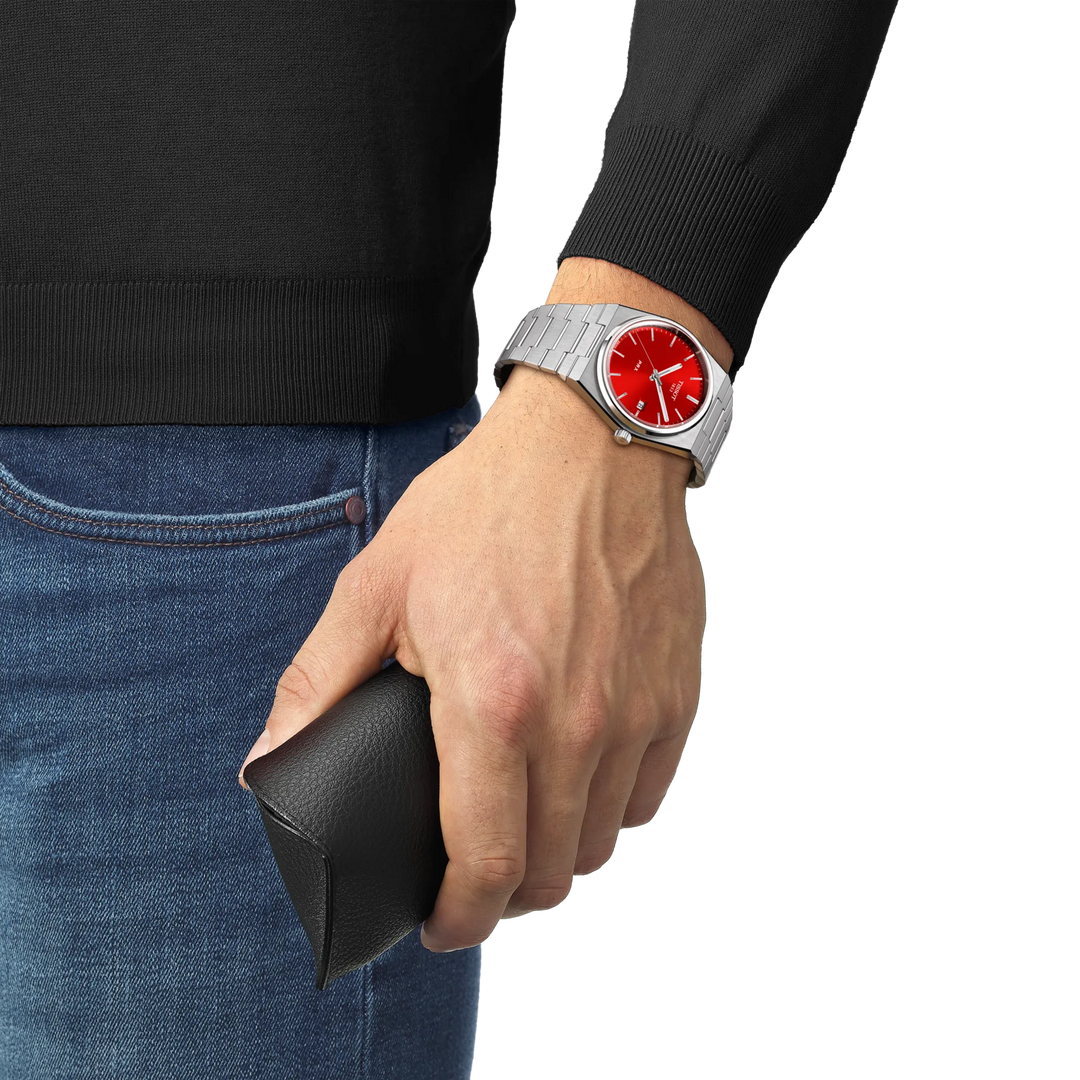 https://www.tissotwatches.com/dw/image/v2/BKKD_PRD/on/demandware.static/-/Sites-Tissot-Catalogue/default/dw3db287f4/product-pictures/37ea169e-59c8-4b34-a74b-61ab1525c083_T137-410-11-421-00_WRIST.png