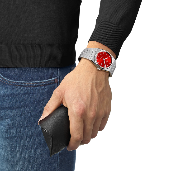 https://www.tissotwatches.com/dw/image/v2/BKKD_PRD/on/demandware.static/-/Sites-Tissot-Catalogue/default/dw3db287f4/product-pictures/37ea169e-59c8-4b34-a74b-61ab1525c083_T137-410-11-421-00_WRIST.png
