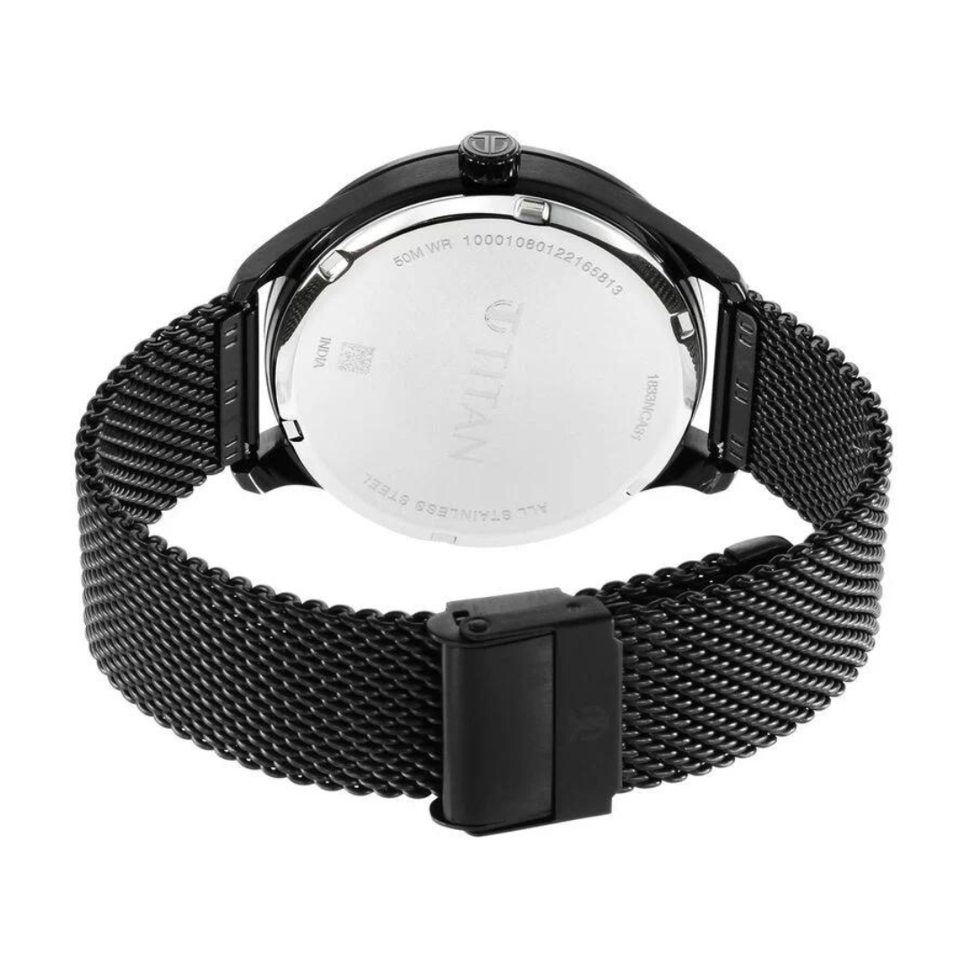 Titan 1833NM01 Classique Analog Watch For Men