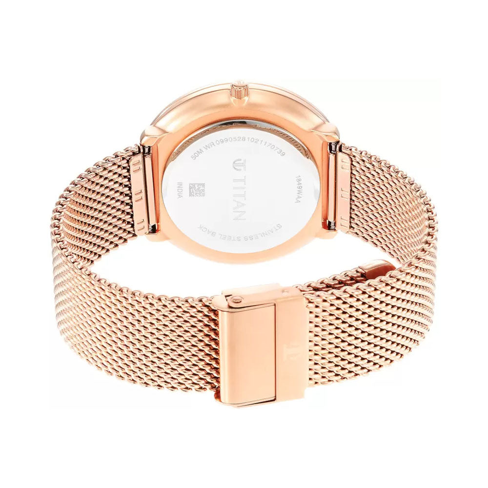 Titan 1849WM01 Classique Analog Watch For Men