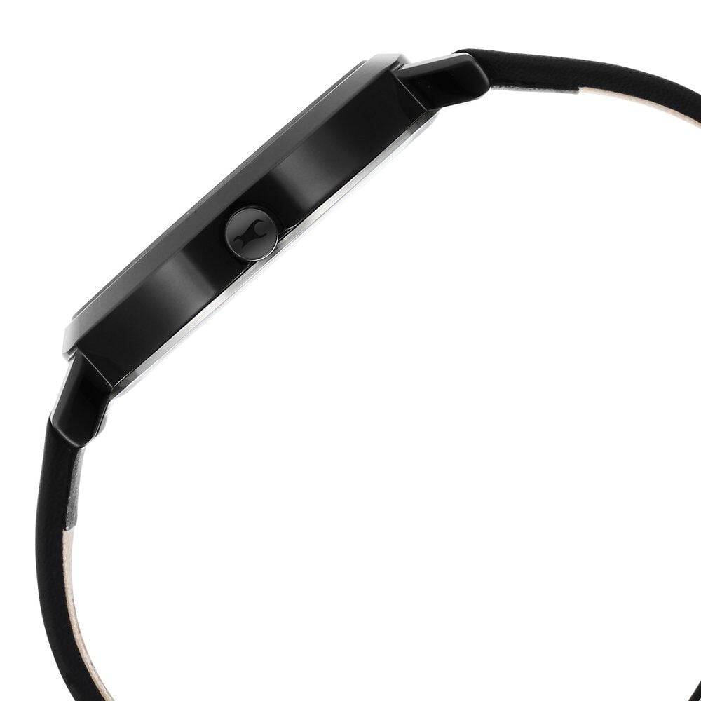 Fastrack Style Up Black Dial Leather Strap Watch for Girls NS6230NL02