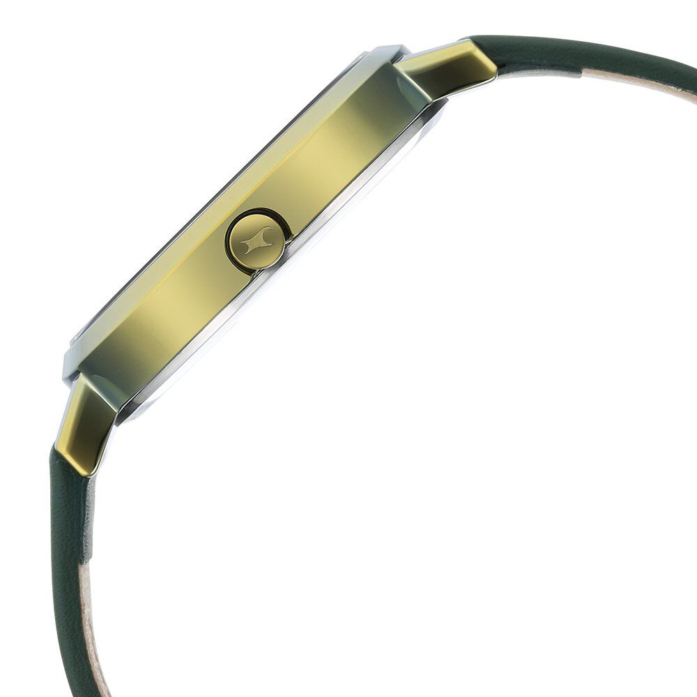 Fastrack Style Up Black Dial Leather Strap Watch for Girls NS6230QL01