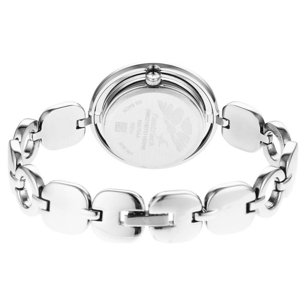 Fastrack Glitch Quartz Analog Silver Dial Metal Strap Watch for Girls NS6237SM01