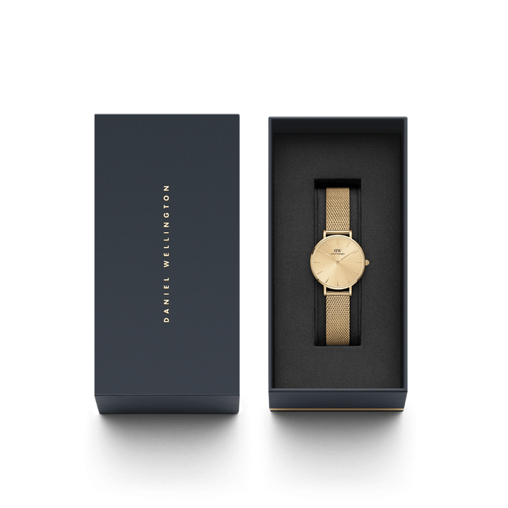 Petite Unitone Gold: Elegant Women's Watch with Mesh Strap