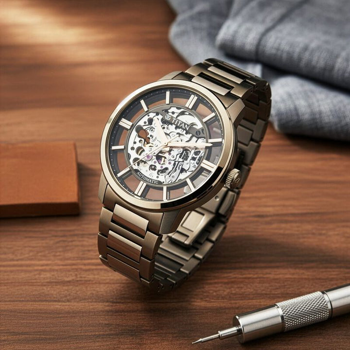 https://www.titan.co.in/dw/image/v2/BKDD_PRD/on/demandware.static/-/Sites-titan-master-catalog/default/dwd1918ed9/images/Titan/Catalog/90220QM01_1.jpg?sw=800&amp;sh=800