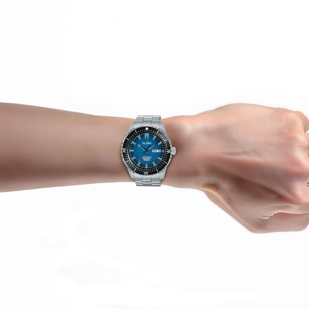 https://cdn.shopify.com/s/files/1/0468/8239/0170/files/AL4741X1-on_wrist_imresizer_7606fd2f-b934-4b6a-94ff-06b1296f8d97.jpg?v=1769596685