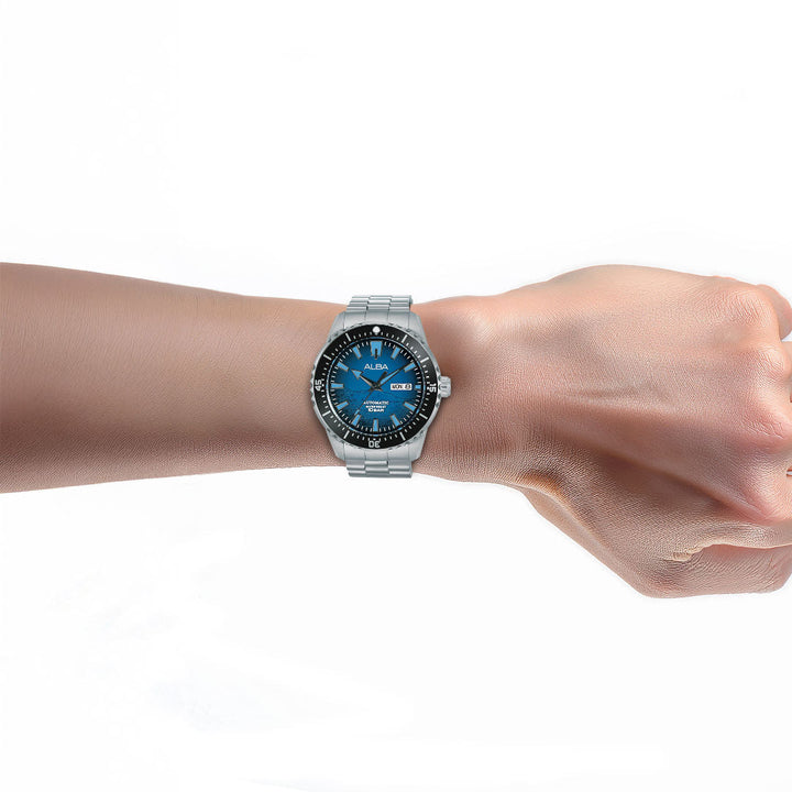 https://cdn.shopify.com/s/files/1/0468/8239/0170/files/AL4741X1-on_wrist_imresizer_7606fd2f-b934-4b6a-94ff-06b1296f8d97.jpg?v=1769596685
