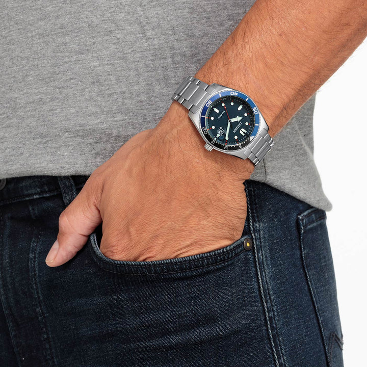 https://citizenwatch.eu/media/managed/e6/13/e61305ce7be2033dffb87219a122860f/AW1761-89L_Model.jpg
