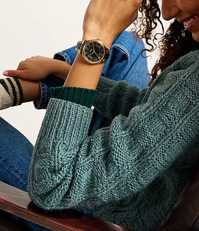 https://fossil.scene7.com/is/image/FossilPartners/CE1132_onmodel?$sfcc_onmodel_large$