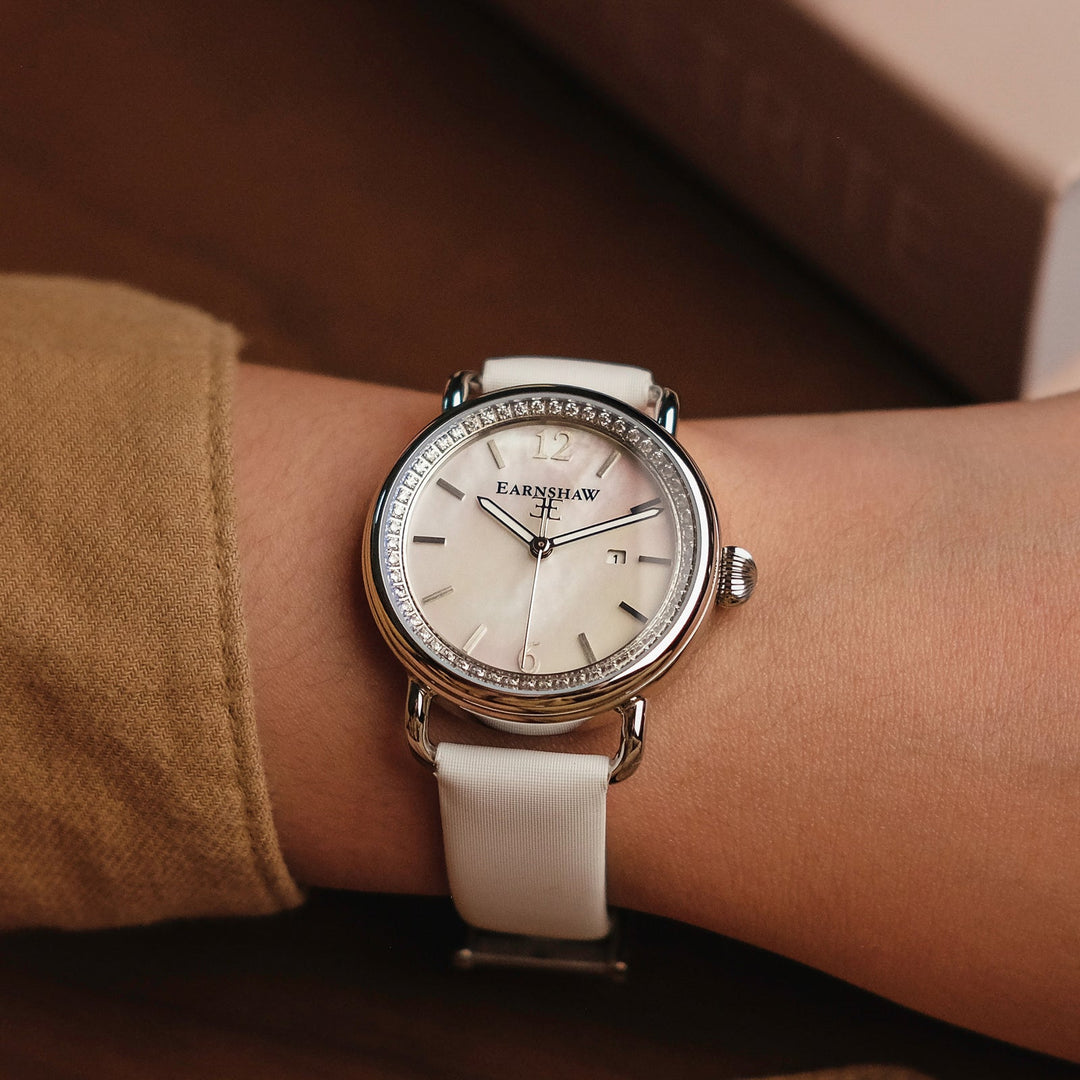 Earnshaw Investigator Quartz White Mother Of Pearl