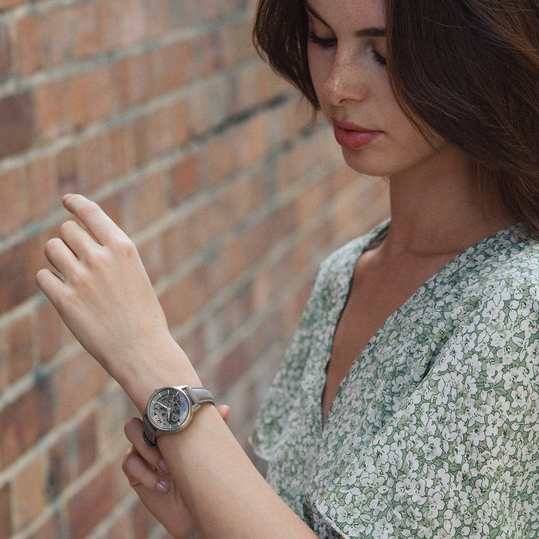 Earnshaw Anning Automatic Skeleton Swan Cloud