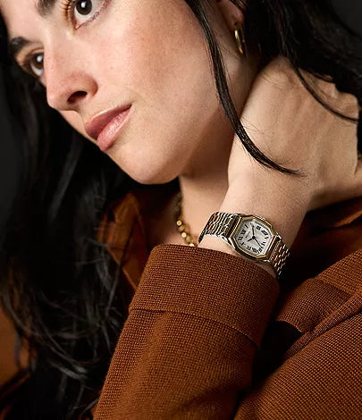 https://fossil.scene7.com/is/image/FossilPartners/ES5362_onwrist?$sfcc_onmodel_large$