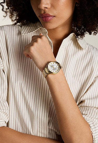 https://fossil.scene7.com/is/image/FossilPartners/ES5395_onwrist?$sfcc_lifestyle_medium_watches$