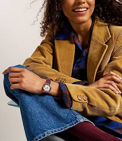 https://fossil.scene7.com/is/image/FossilPartners/ES5428_onmodel?$sfcc_onmodel_large$