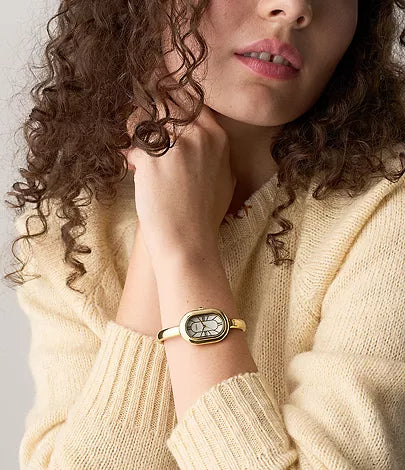 https://fossil.scene7.com/is/image/FossilPartners/ES5444_onmodel?$sfcc_onmodel_large$