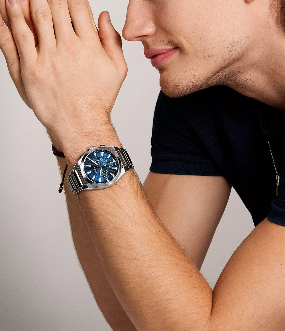 https://fossil.scene7.com/is/image/FossilPartners/FS6104_onmodel?$sfcc_onmodel_xlarge$