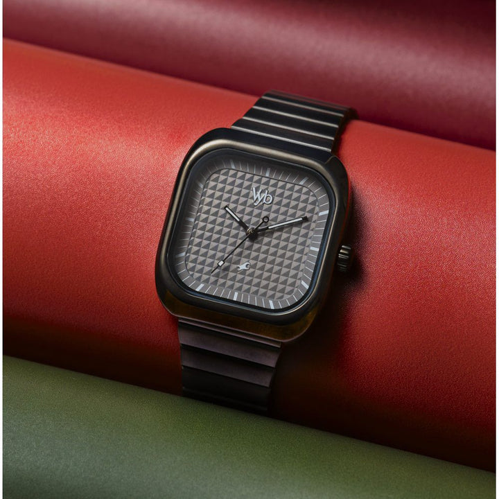 Fastrack Vyb Maverick Quartz Analog Grey Dial Grey Metal Strap Watch For Guys FV30001QM01W