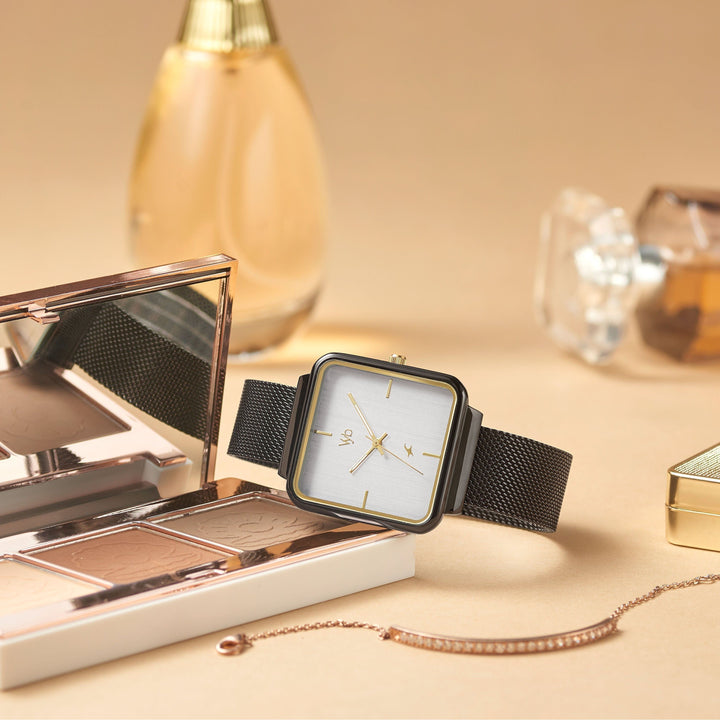 Fastrack Vyb Minimalist Quartz Analog Silver Dial Stainless Steel Strap Watch for Girls FV60012KM01W