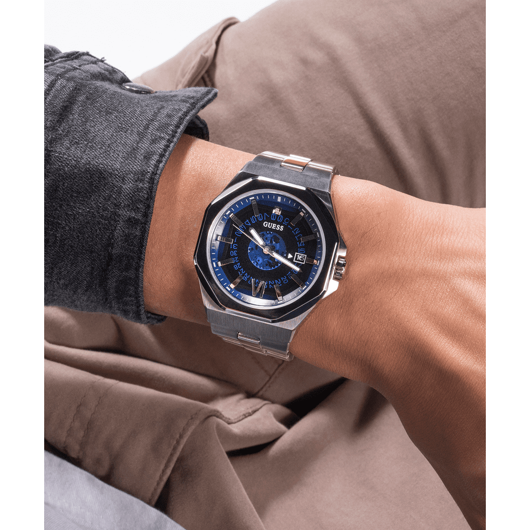 GUESS Mens Silver Tone Date Watch