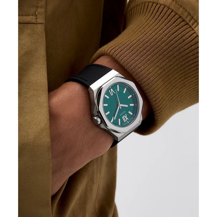 GUESS Mens Black Silver Tone Analog Watch GW0850G1