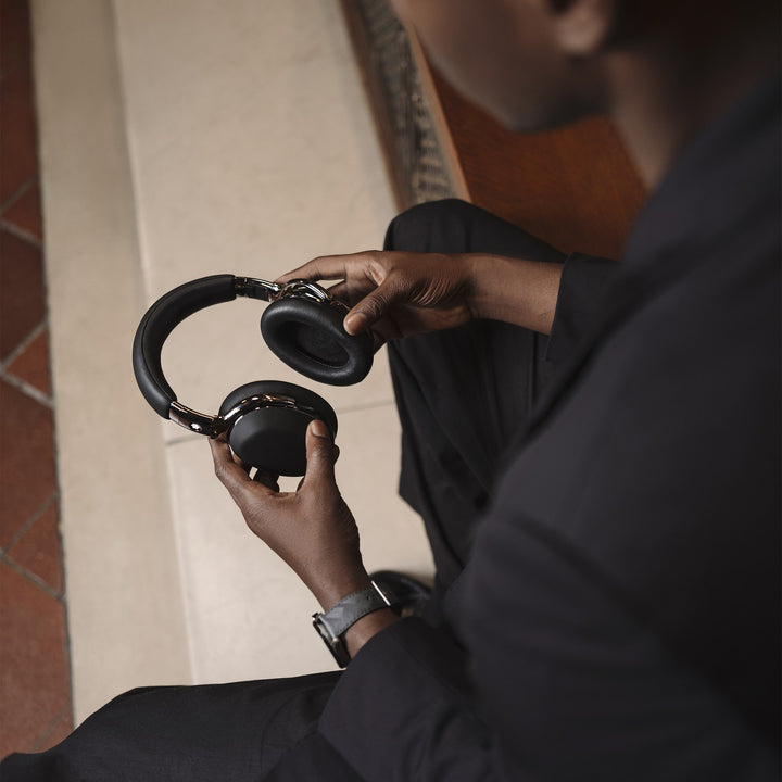 Montblanc MB 01 Over-Ear Headphones x Montblanc UltraBlack Edition MB127668