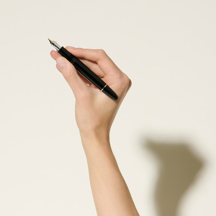 Montblanc Meisterstück Le Grand Fountain Pen MB132458