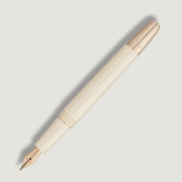 Montblanc Meisterstück Romeo &amp; Juliet Doué Classique Fountain Pen MB132926