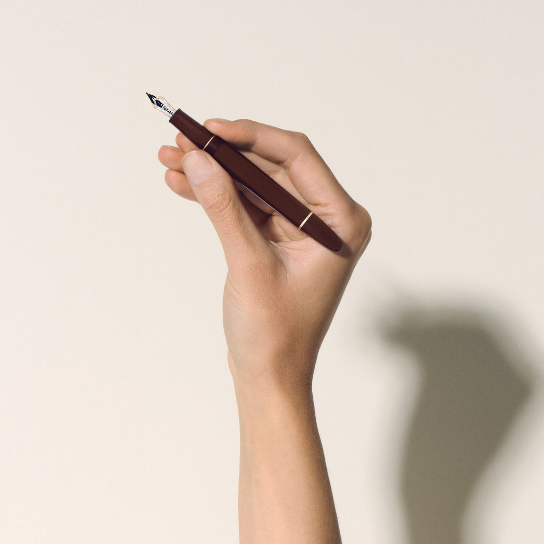 Montblanc Meisterstück Burgundy Red Classique Fountain Pen MB133014