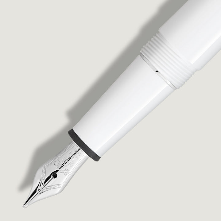 Montblanc Meisterstück White Classique Fountain Pen (M) MB137120