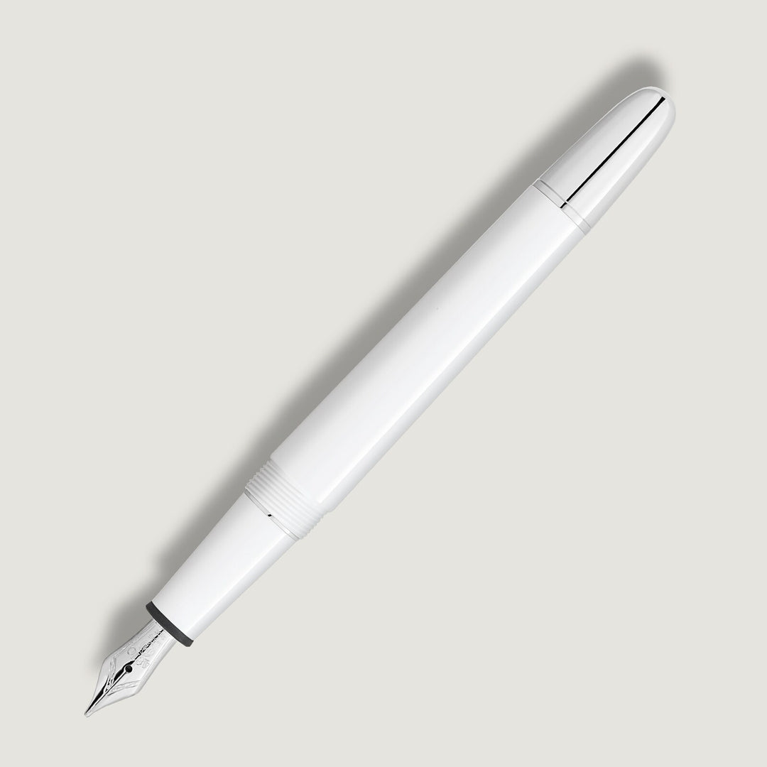 Montblanc Meisterstück White Classique Fountain Pen (M) MB137120