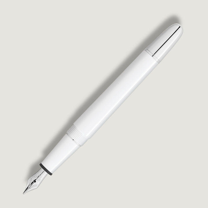 Montblanc Meisterstück White Classique Fountain Pen (M) MB137120