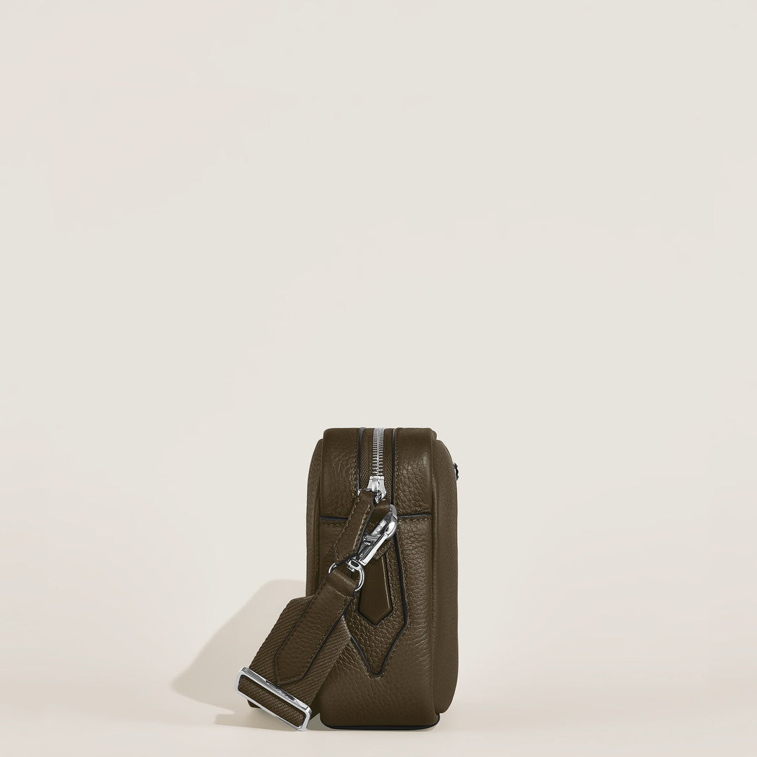 Montblanc Companion crossbody MB220210