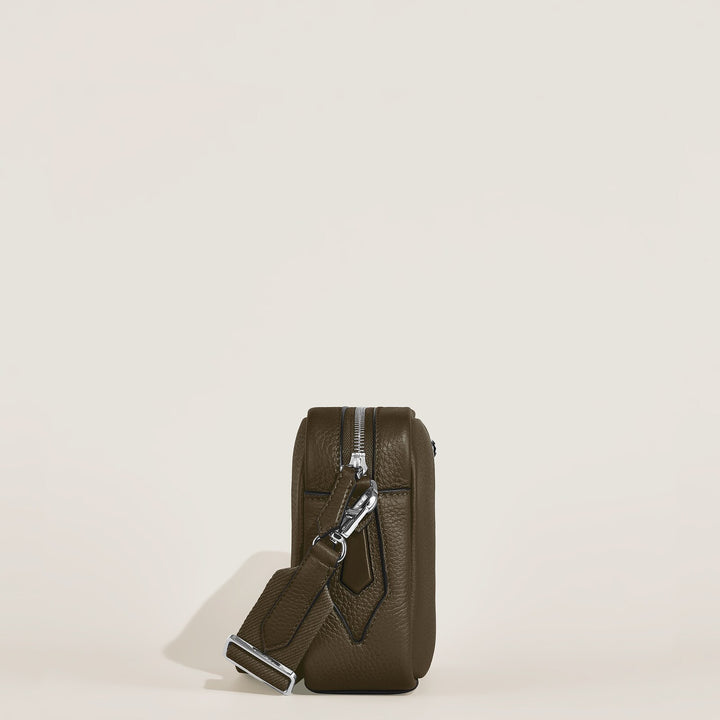 Montblanc Companion crossbody MB220210