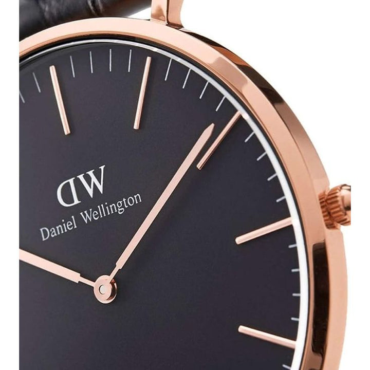 Classic Unisex Black Round Dial Analog Watch - DW00100139K