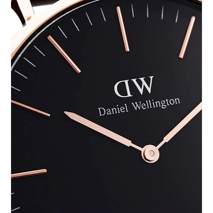 Classic Unisex Black Round Dial Analog Watch - DW00100139K