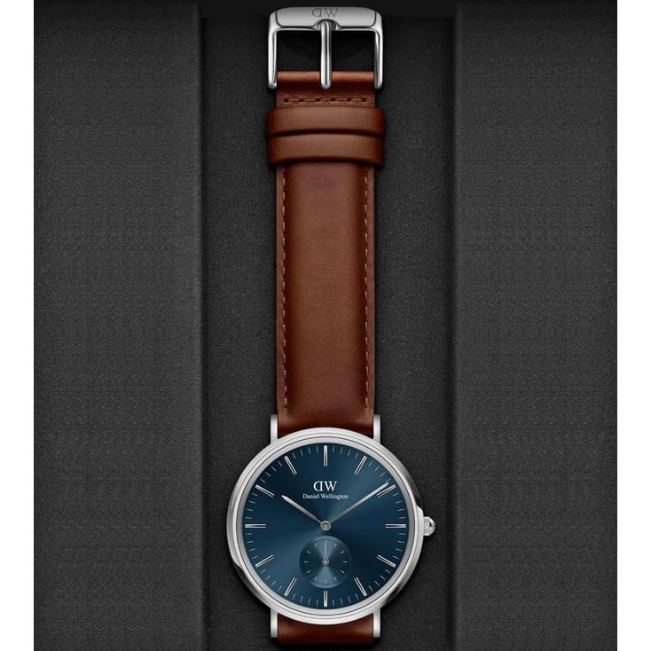 Classic Men Blue Round Dial Analog Watch - DW00100709K