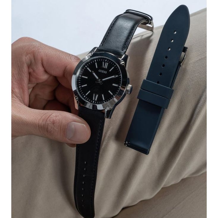 GW0630G1 Analog Watch for Men With Interchangeable Strap