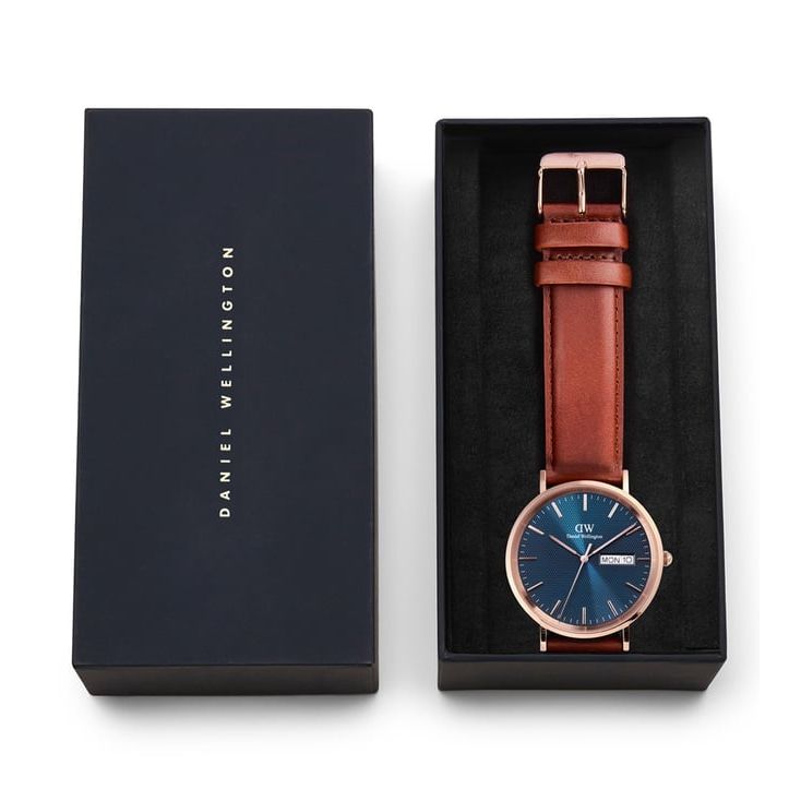 Classic Extension Blue Round Dial Analogue Men Watch - DW00100830K