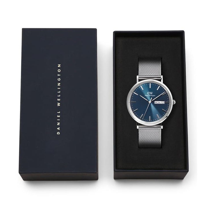 Classic Extension Blue Round Dial Analogue Men Watch - DW00100833K