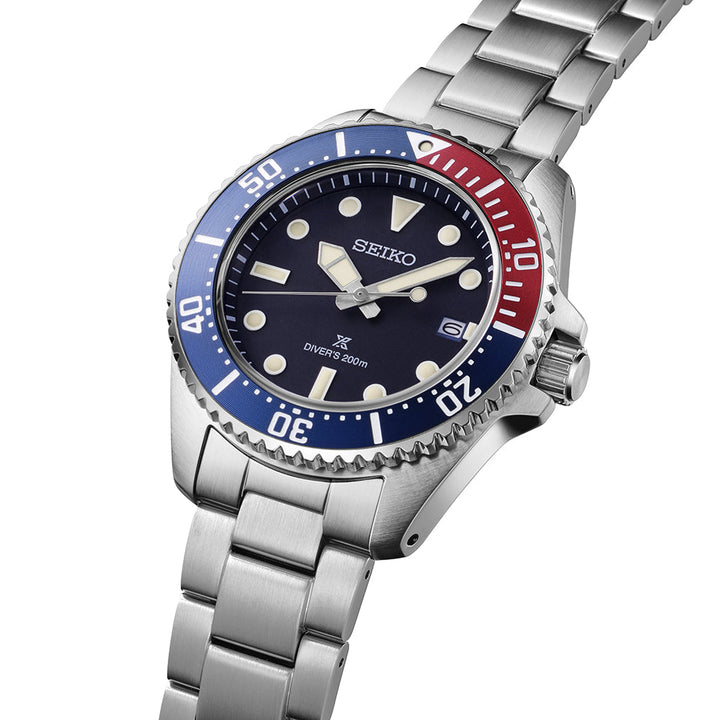 Seiko Prospex Solar Diver’s in Blue-Red-Blue - SNE595P1
