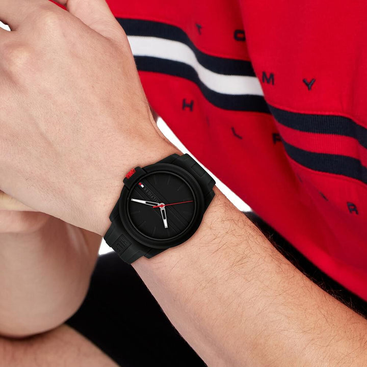 Tommy Hilfiger Quartz Analog Black Silicone Strap For Men